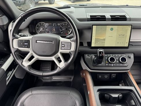 Used 2023 Land Rover Defender 130 S image 4