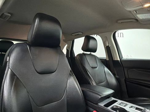 Used 2022 Ford Edge Titanium w/ Equipment Group 301A AWD/4WD image 32