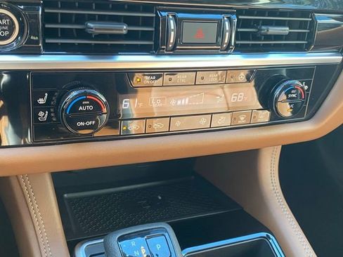 Used 2023 Nissan Pathfinder Platinum image 23