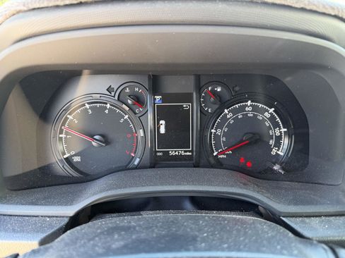 Used 2020 Toyota 4Runner SR5 AWD/4WD image 15