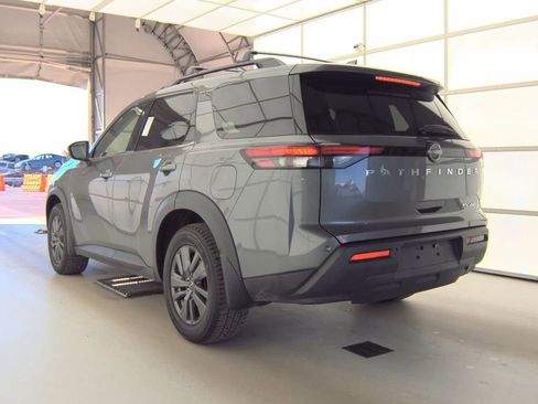 Used 2022 Nissan Pathfinder SV AWD/4WD image 4