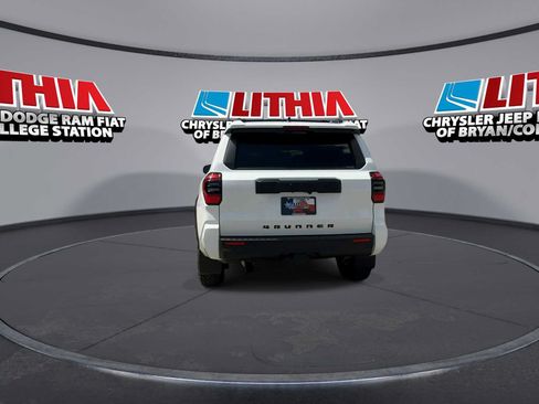 Used 2026 Toyota 4Runner SR5 AWD/4WD image 7