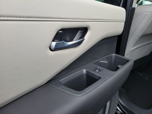 Used 2025 Nissan Pathfinder SL w/ SL Premium Package image 13