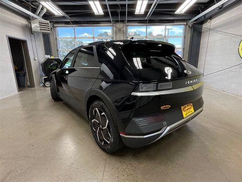 Used 2023 Hyundai Ioniq 5 SE RWD image 3