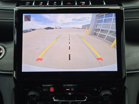 New 2025 Jeep Grand Cherokee Limited w/ Black Appearance Package image 15