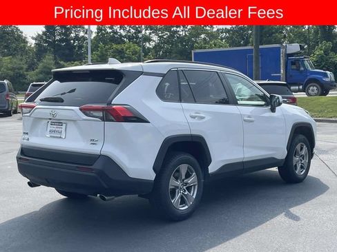 Used 2024 Toyota RAV4 XLE AWD/4WD image 5