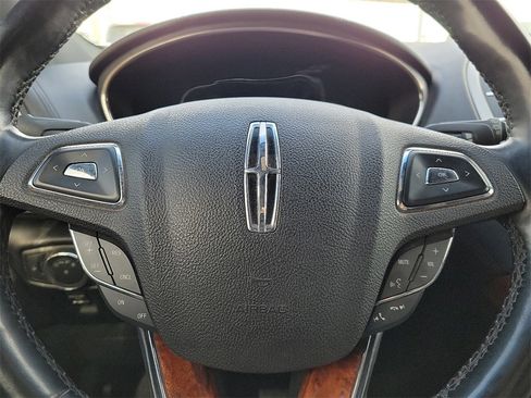 Used 2018 Lincoln MKX Reserve image 24