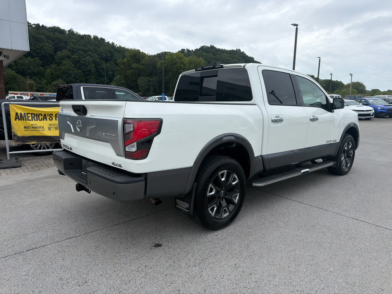 Used 2024 Nissan Titan Platinum Reserve w/ Moonroof Package AWD/4WD image 6