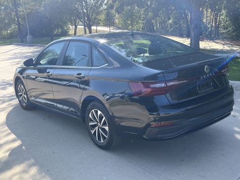 Certified 2025 Volkswagen Jetta S image 8