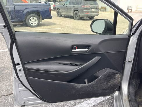 Used 2023 Toyota Corolla SE image 12