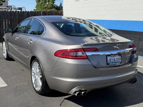 Used 2010 Jaguar XF Supercharged RWD image 4