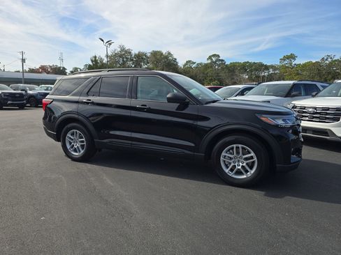 New 2026 Ford Explorer Active w/ Active Comfort Package image 2