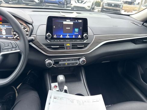 Certified 2025 Nissan Altima 2.5 SV image 17