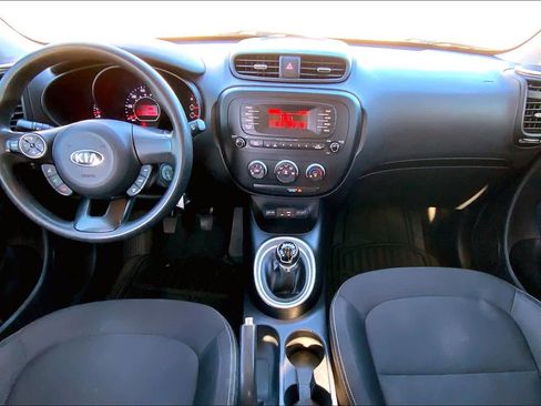 Used 2015 Kia Soul image 14