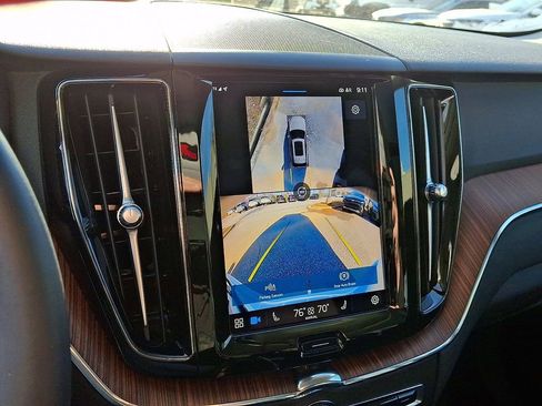 Used 2024 Volvo XC60 B5 Plus w/ Protection Package Premier image 19