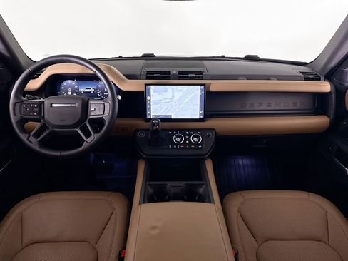 Used 2025 Land Rover Defender 110 S image 9