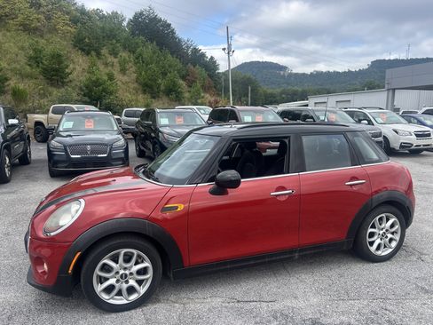 Used 2016 MINI Cooper 4-Door Hardtop FWD image 2