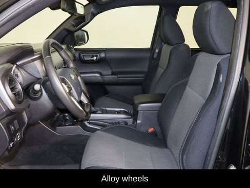 Used 2020 Toyota Tacoma TRD Off-Road image 15