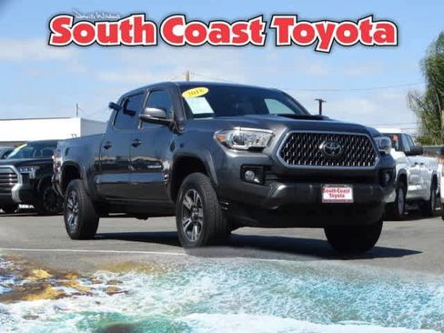 Used 2018 Toyota Tacoma TRD Sport image 1