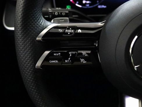 Used 2025 Mercedes-Benz GLC 350e 4MATIC w/ AMG Line image 4