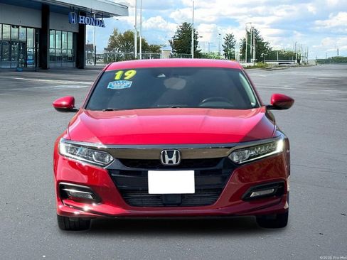 Used 2019 Honda Accord Sport image 16