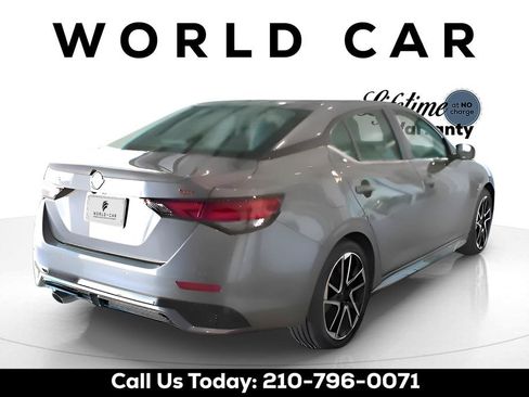 Used 2025 Nissan Sentra SR w/ SR Premium Package FWD image 3