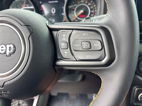 Used 2024 Jeep Wrangler Sport AWD/4WD image 19