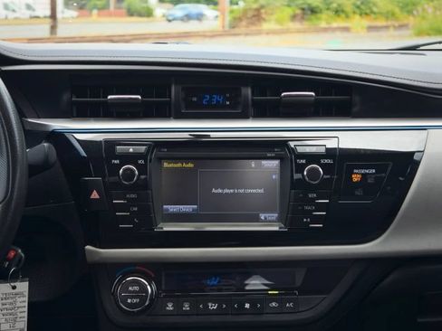Used 2014 Toyota Corolla LE FWD image 31