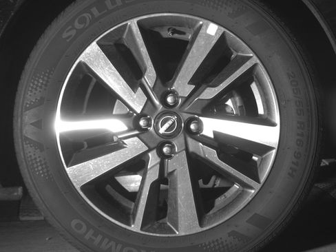 Used 2025 Nissan Versa SV FWD image 13