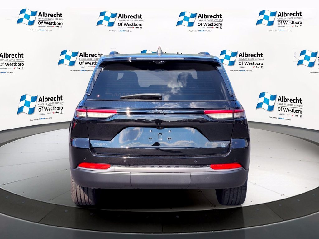 New 2026 Jeep Grand Cherokee Limited AWD/4WD image 4