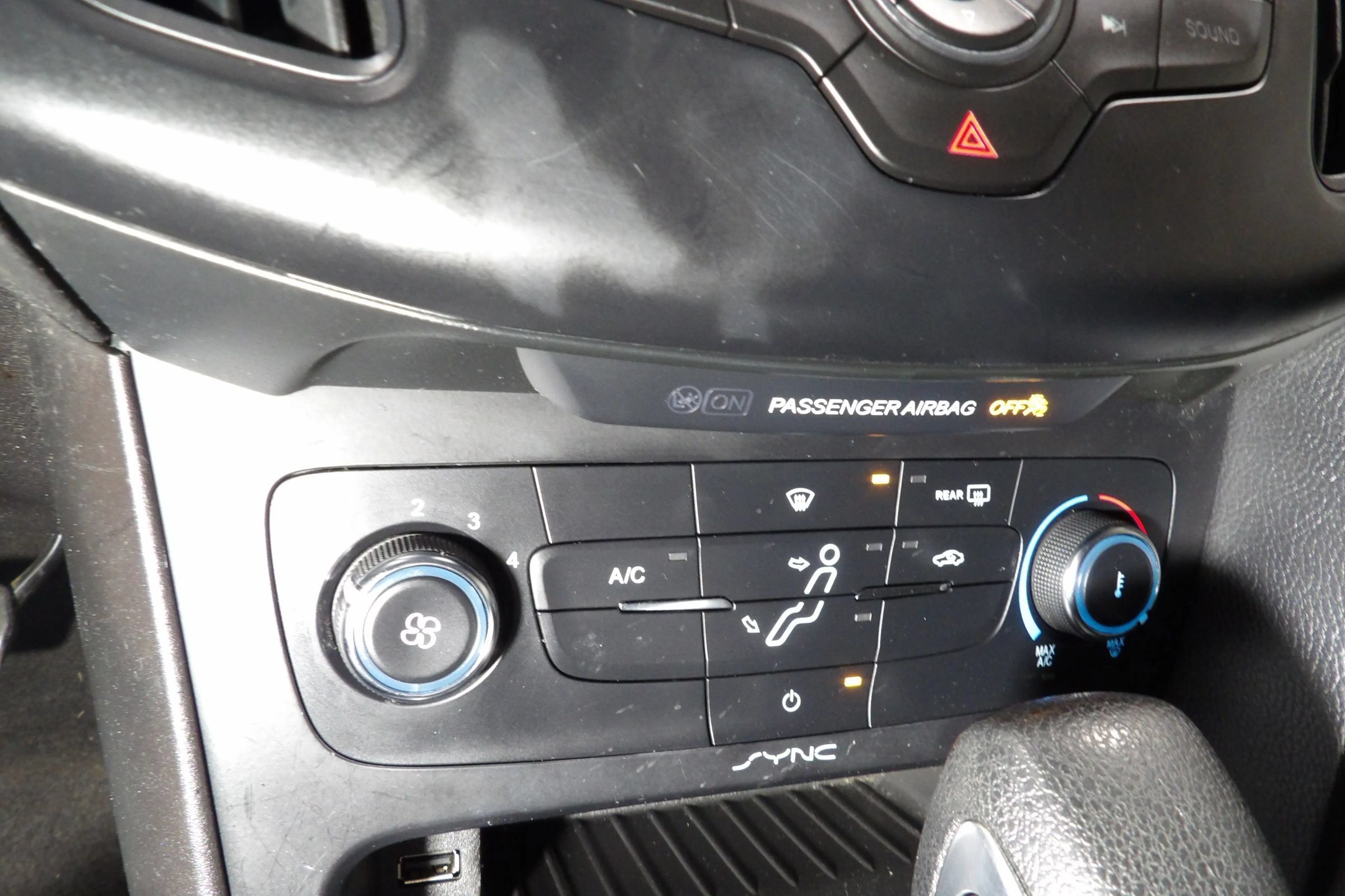 Used 2018 Ford Focus SE FWD image 11