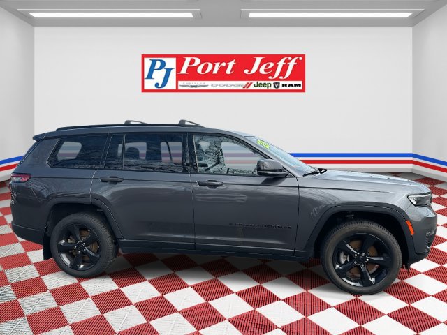Used 2023 Jeep Grand Cherokee L Limited w/ Black Appearance Package AWD/4WD image 3