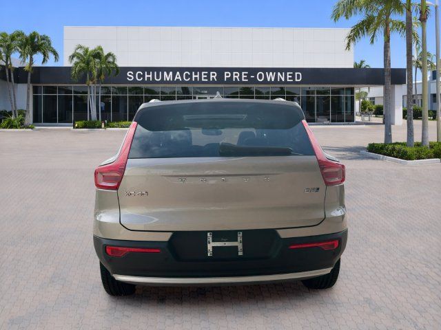 Certified 2024 Volvo XC40 B5 Plus AWD/4WD image 6