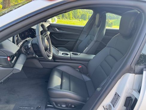 New 2025 Porsche Taycan image 5