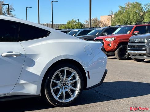 Used 2024 Ford Mustang GT Premium RWD image 9