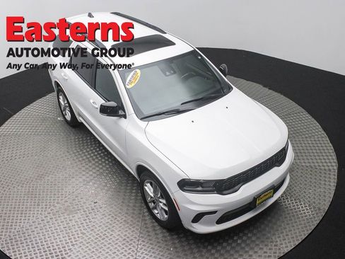 Used 2024 Dodge Durango GT RWD image 3