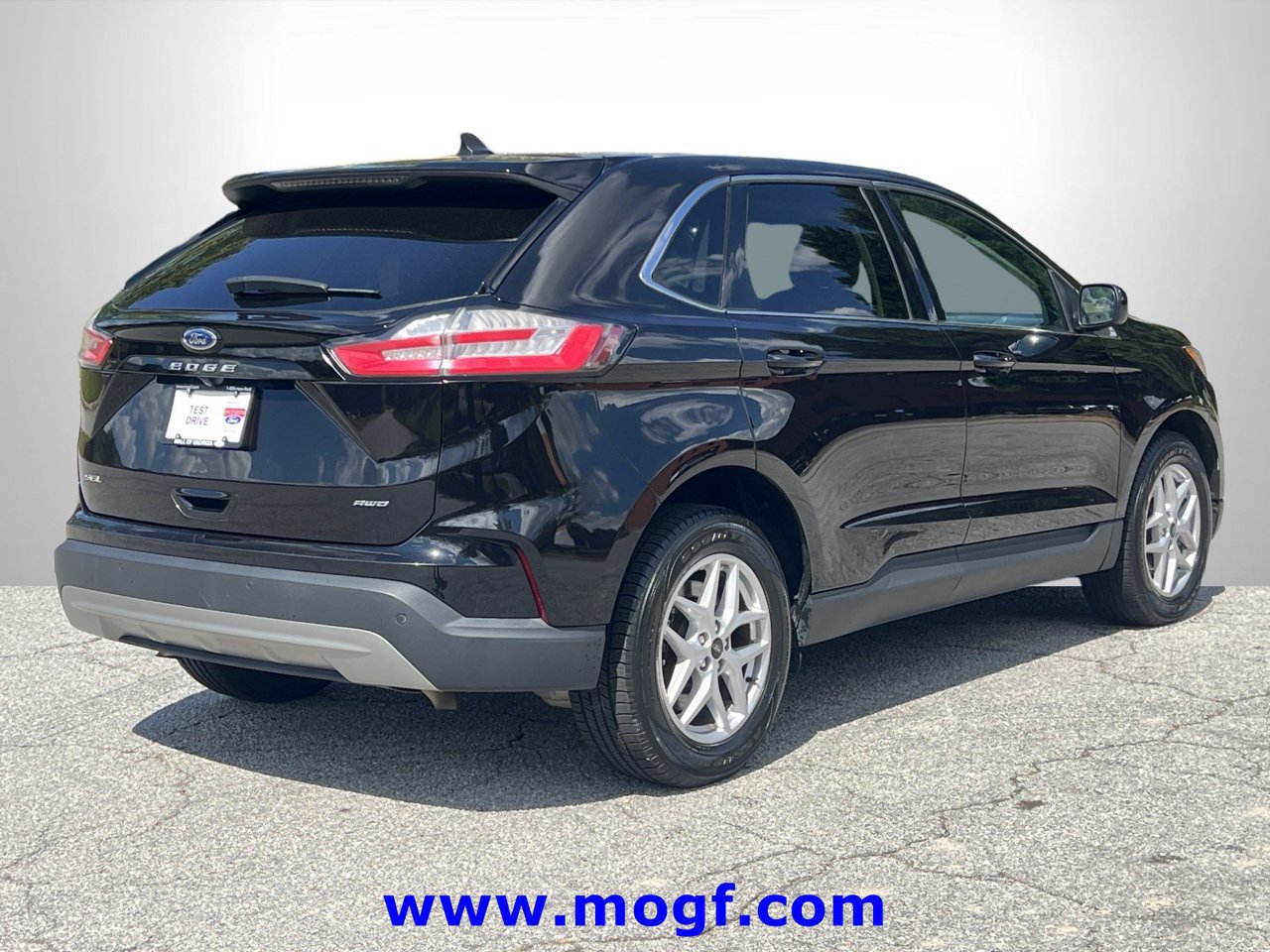 Used 2024 Ford Edge SEL AWD/4WD image 3