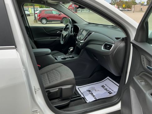 Certified 2024 Chevrolet Equinox LT w/ LPO, Floor Liner Package image 12