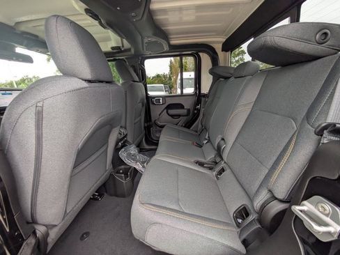 New 2025 Jeep Gladiator Sport image 12