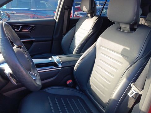 Used 2024 Mercedes-Benz GLC 300 4MATIC image 8