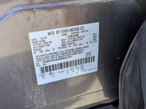 Used 2024 Ford Edge Titanium w/ Equipment Group 301A image 38