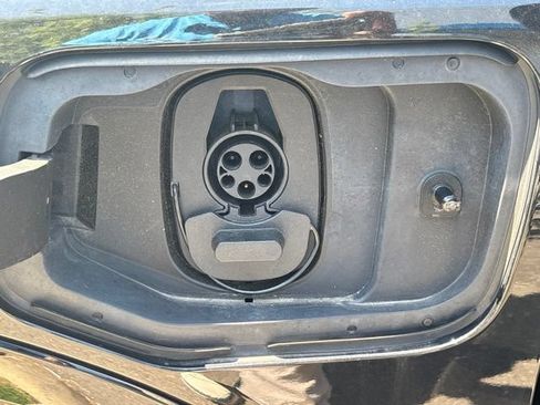 Used 2024 Chevrolet Equinox EV RS FWD image 4