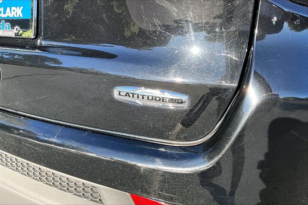 Used 2023 Jeep Compass Latitude AWD/4WD image 24