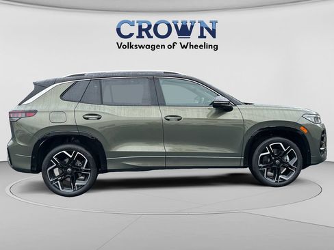 New 2026 Volkswagen Tiguan SEL R-Line AWD/4WD image 2