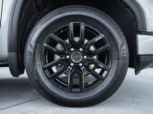 Used 2024 GMC Sierra 1500 Elevation image 28