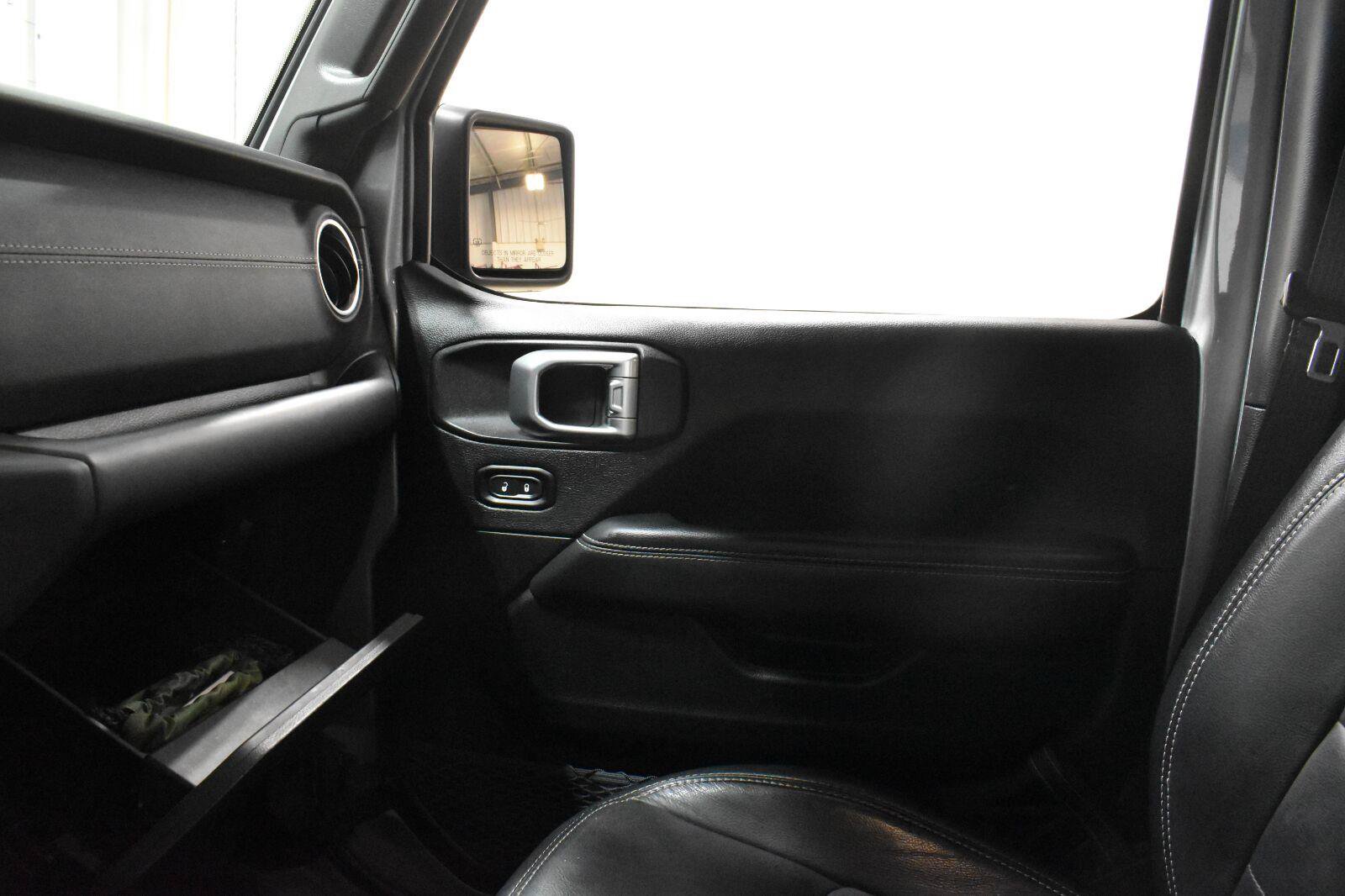 Used 2019 Jeep Wrangler Unlimited Sahara w/ Quick Order Package 24M Moab AWD/4WD image 18