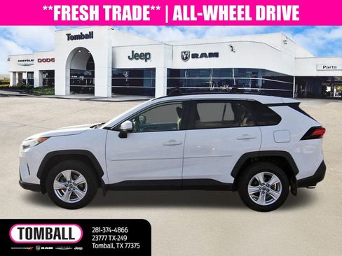 Used 2019 Toyota RAV4 XLE image 4