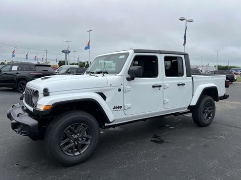 New 2025 Jeep Gladiator Sport AWD/4WD image 3