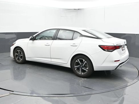 Used 2024 Nissan Sentra SV FWD image 10