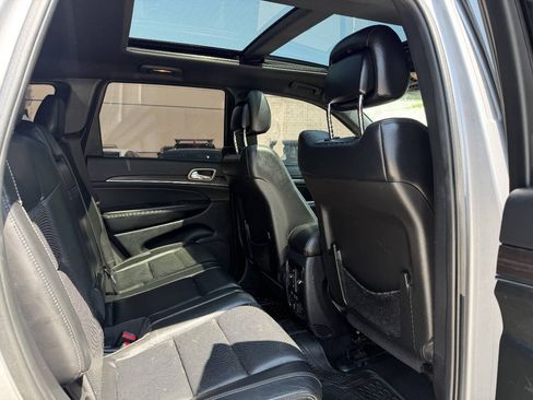 Used 2015 Jeep Grand Cherokee Limited w/ Luxury Group II AWD/4WD image 13